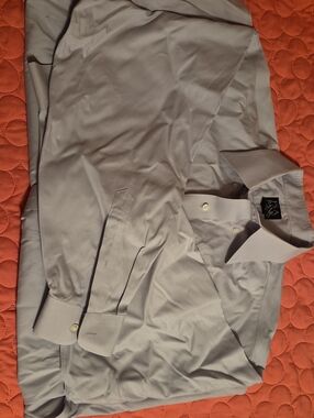 Jos. A. Bank Men's Light Gray Dress Shirt - Classic Spread Collar